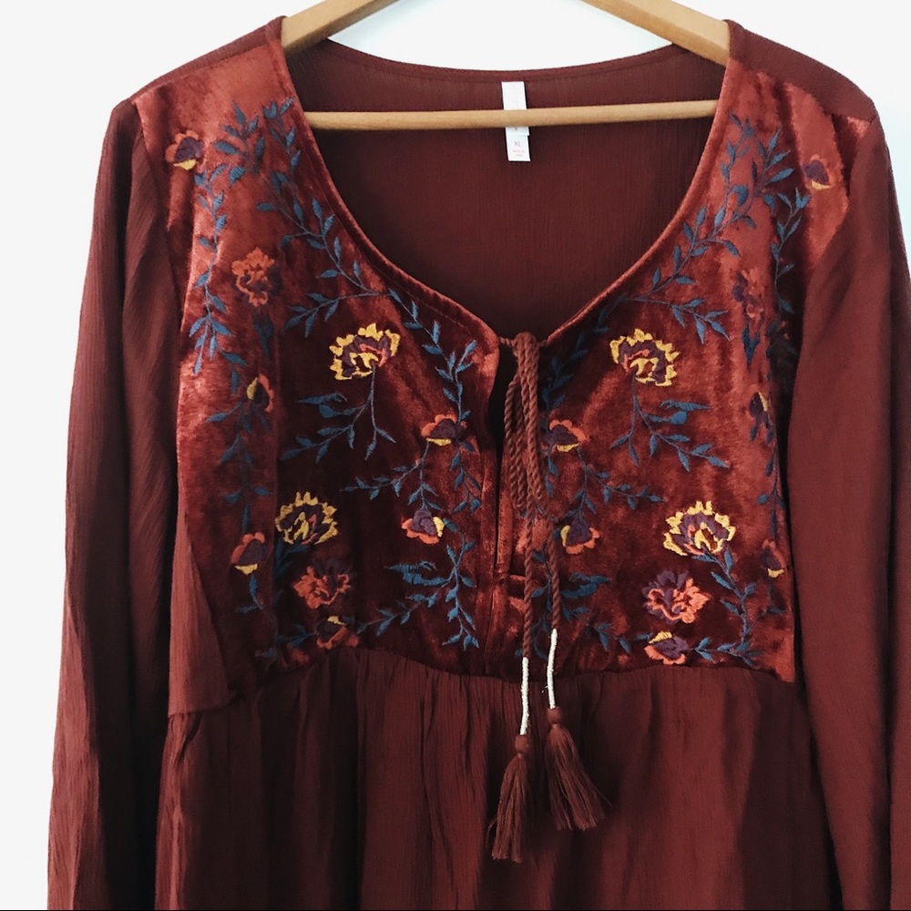Gorgeous Peplum Top - Picture 3 of 5